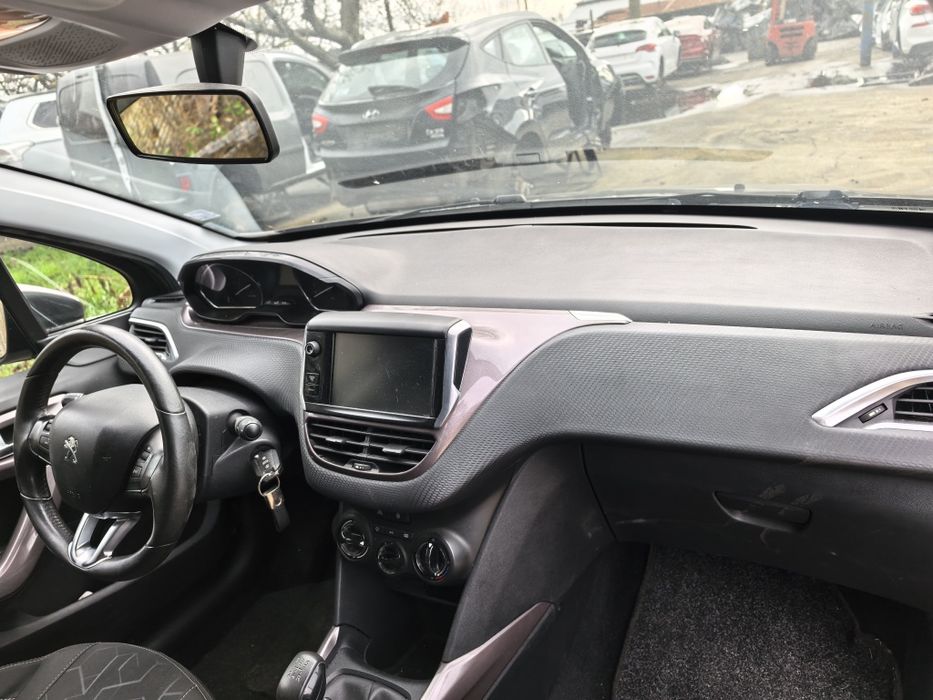 Арматурно табло за Peugeot/Пежо 208/2008