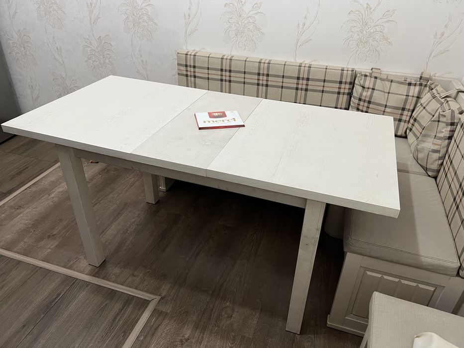 Кухонный стол