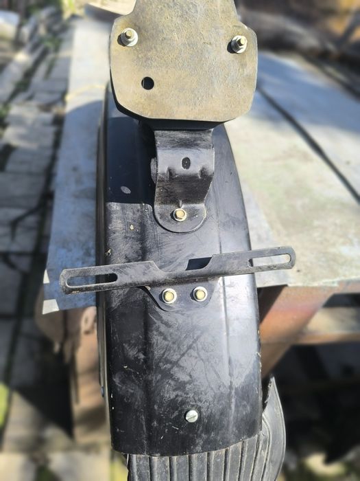 Заднее крыло на Иж новое.