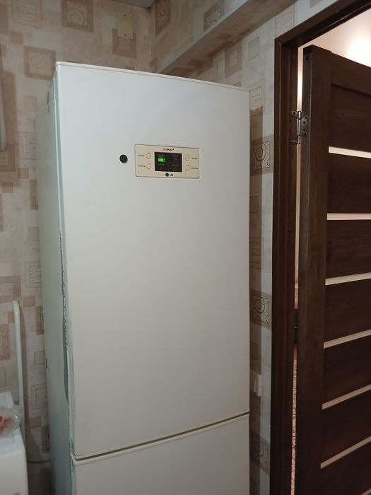 Продам холодильник LG
