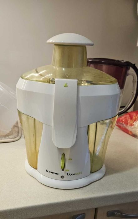 Сокоизтисквачка за плодове и зеленчуци Taurus