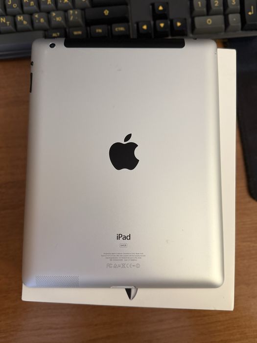 Ipad 4 поколение (Wi-Fi + Cellular)