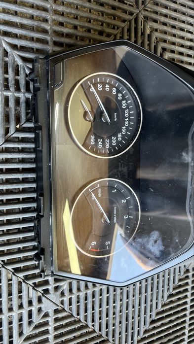 Ceasuri bord bmw f20