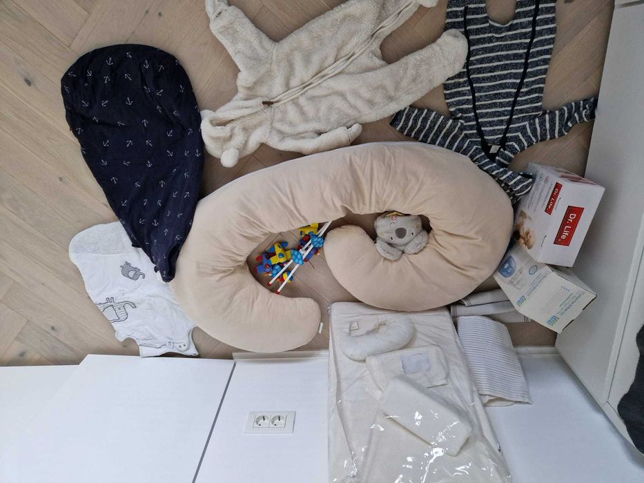 Vand haine copii si accesorii copii in stare foarte buna