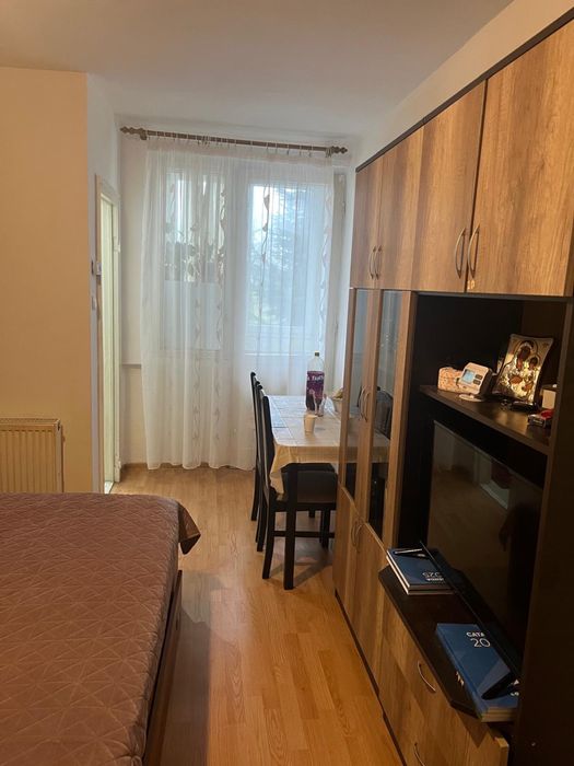 Garsoniera decomandata de vanzare