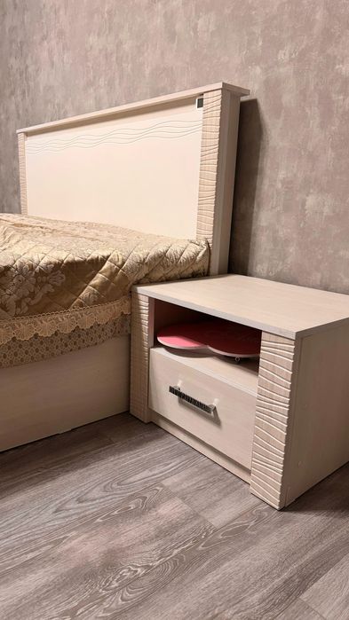 Спальный гарнитур с матрасом