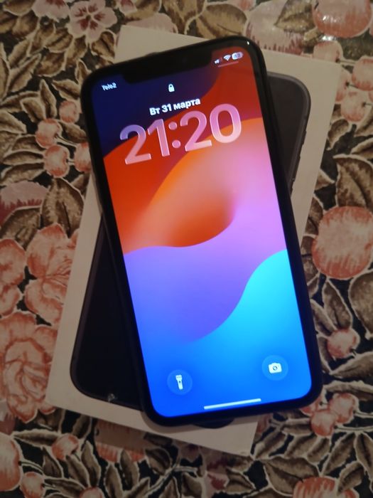 Айфог 11 64 гб  77%