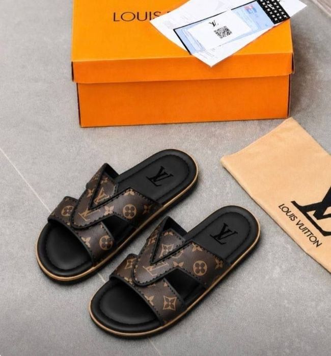 Papuci LV calitate premium
