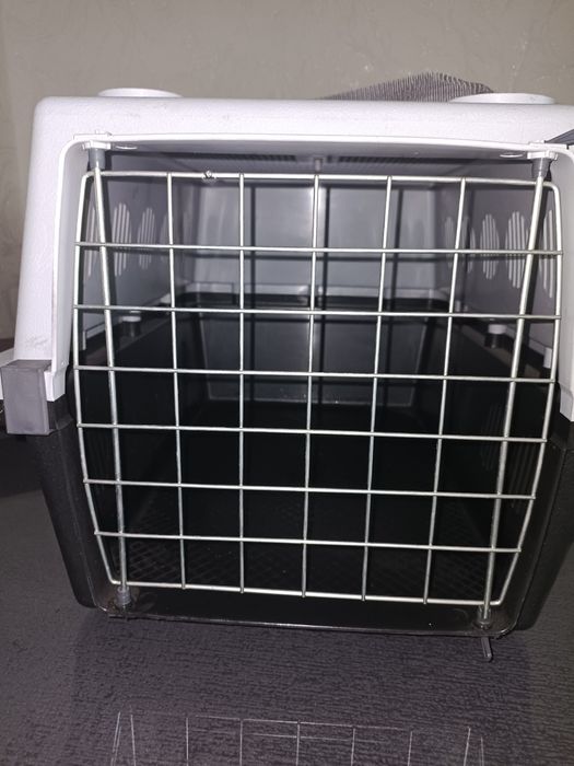 Переноска для мелких собак и кошек