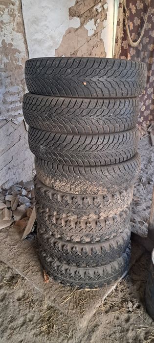 Резина на ниву бу два комплекта