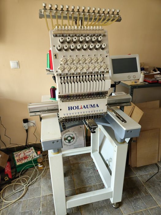 Masina de brodat profesionala