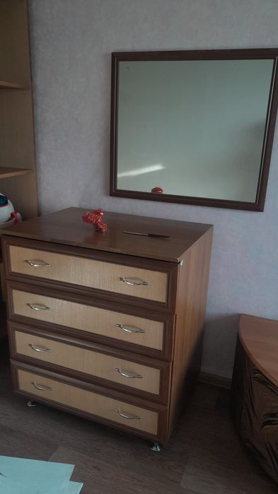 Срочно продам шкаф