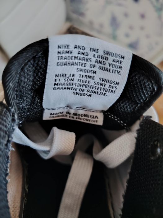 nike air force 1 LV8   37 5