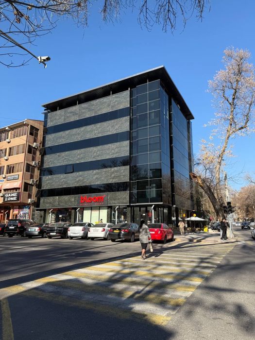 Продается Здание Ц-1 Мирзо Улугбек район 2000 Квадрат С Арендатором