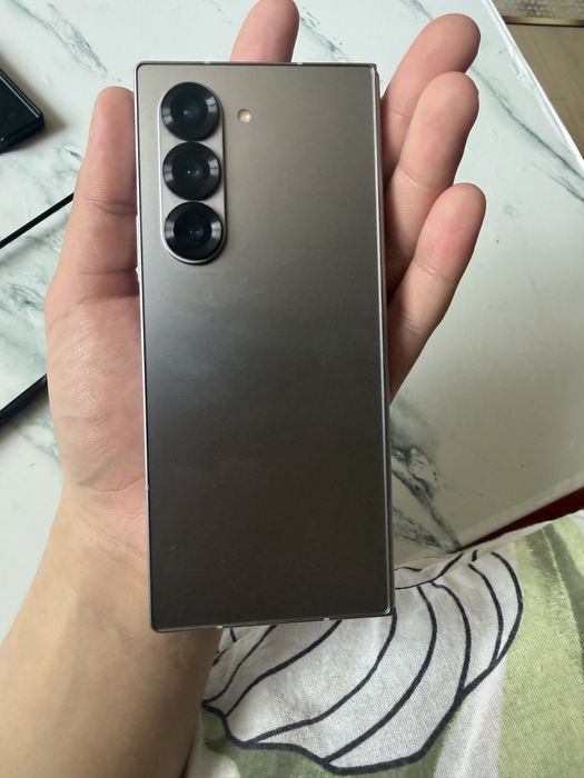 Samsung galaxy z fold 6