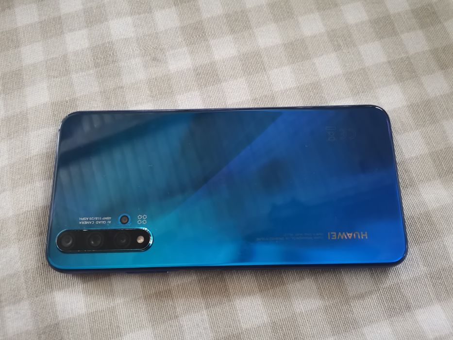 Телефон Huawei nova 5T