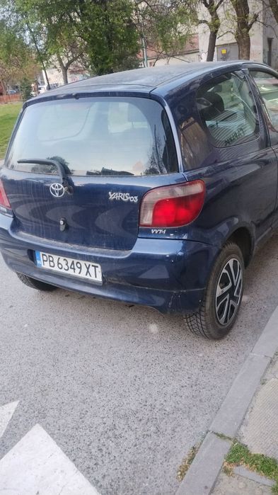 Toyota Yaris 1.0 бензин – 2003 г. – 191 000 км