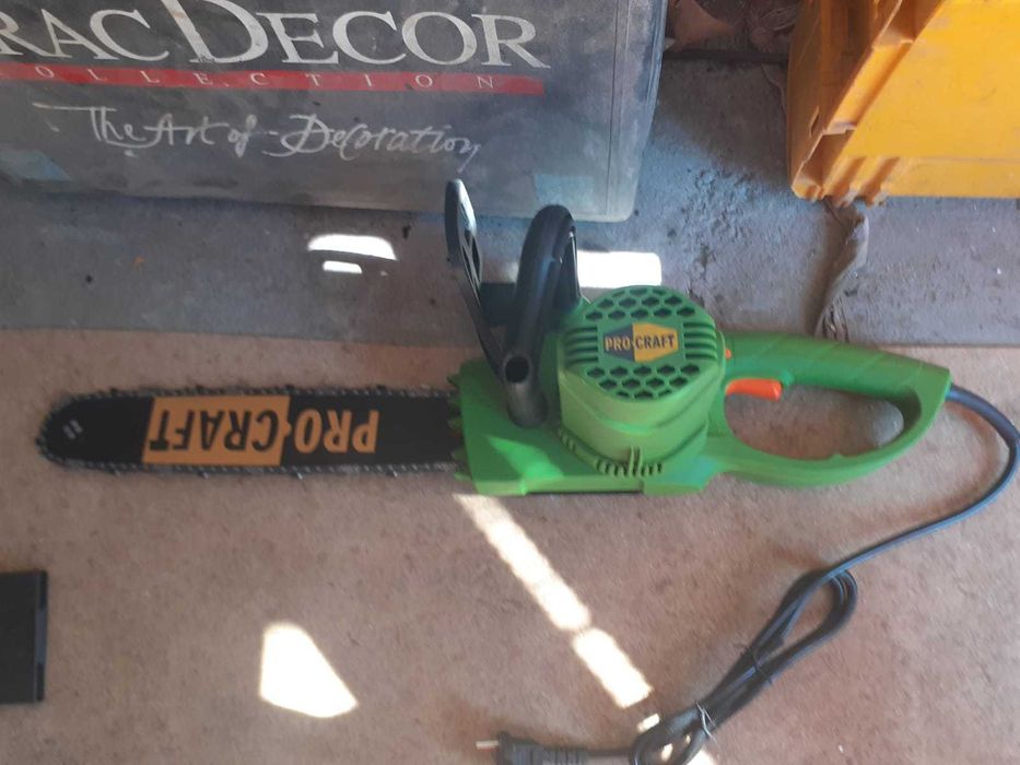 Vând drujbă electrică nouă