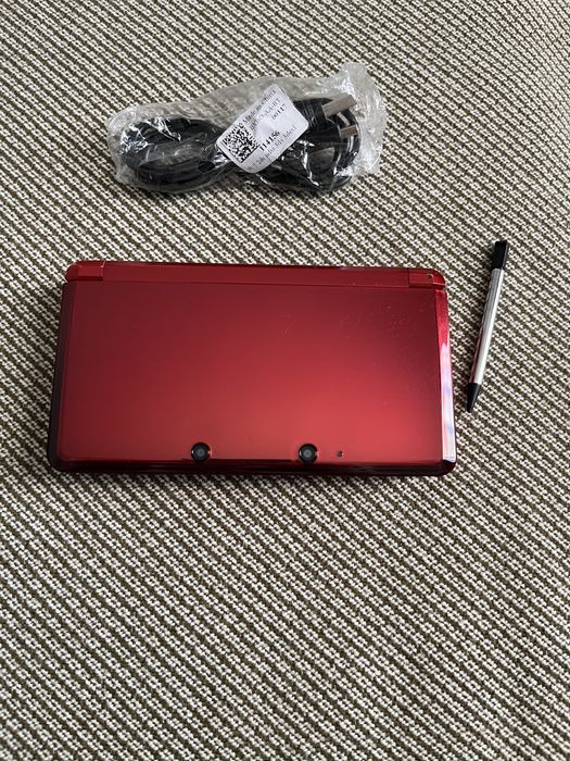 3ds modat cu card de 64 gb