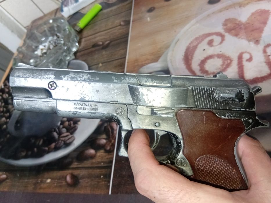 Пистолет игрушечный ТТ С ПИСТОНАМИ.