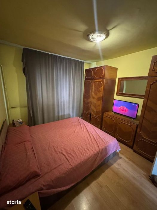 Apartament 3 camere decomandate, et 4 , Craiovita Noua