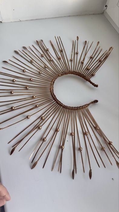 Сдам в аренду крылья, корона