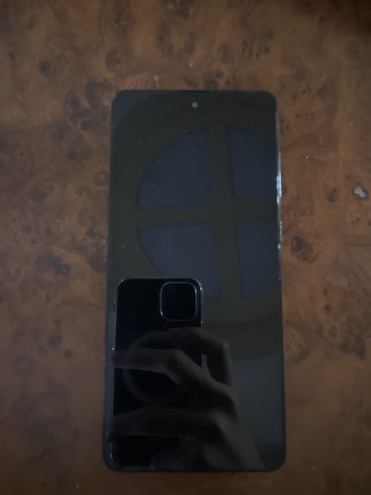 Samsung galaxy a71 ekran almashgan lekin ishlashi yaxshi