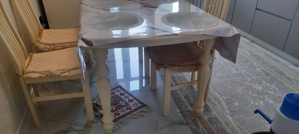 Продам кухонный стол