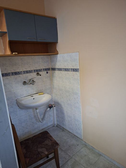 Фризьорски салон гараж под наем