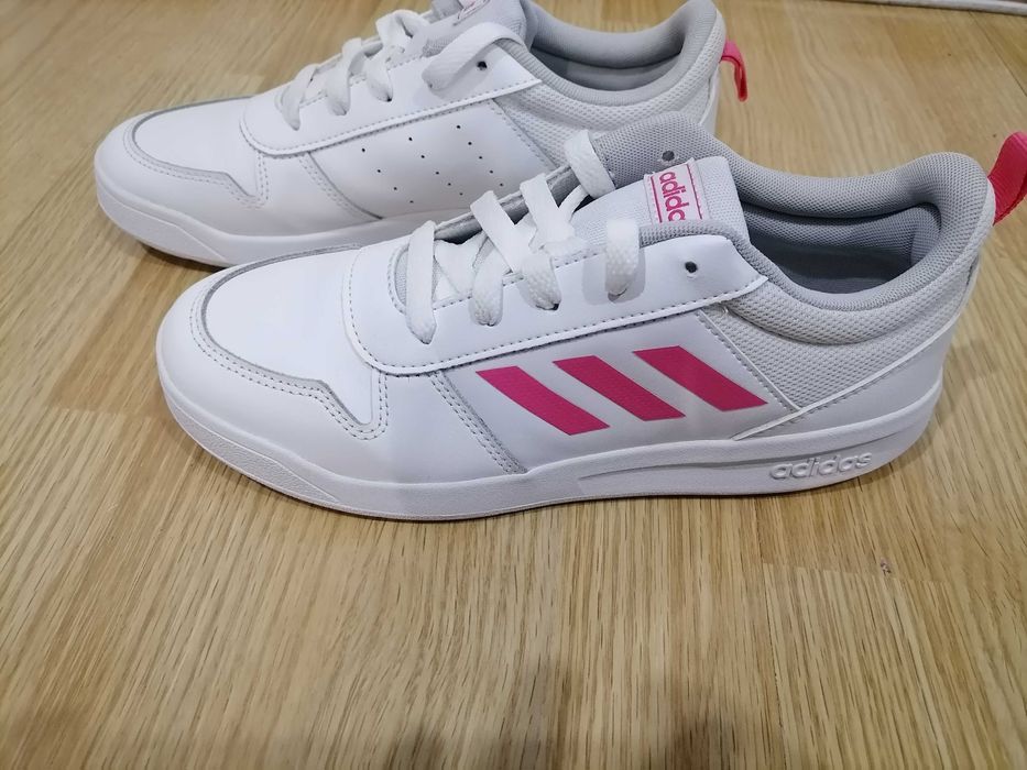 Дамски маратонки адидас