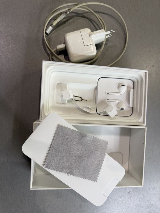 Iphone 11 128gb сив