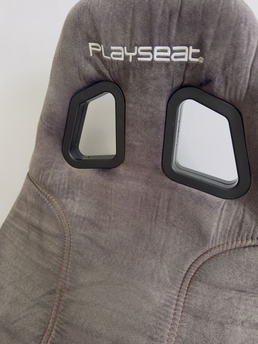 Волан с педали и седалка / Симулатор Trustmaster TMX