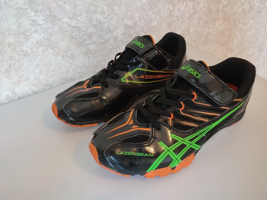 Кроссовки Asics р.35- 36 оригинал .