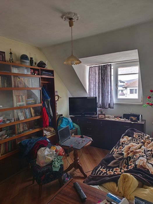 Продавам 4 стаен апартамент