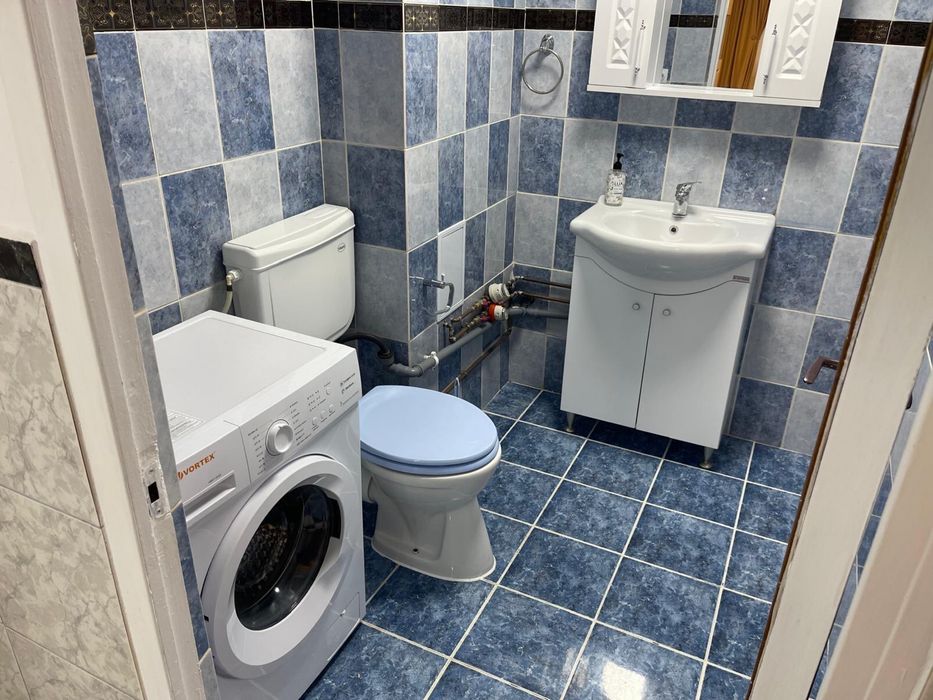 Inchiriez apartament