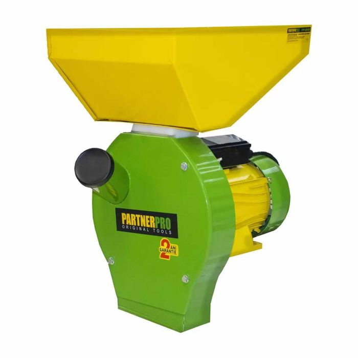 Moara Partner Pro 3900 watt  cu suport  ..