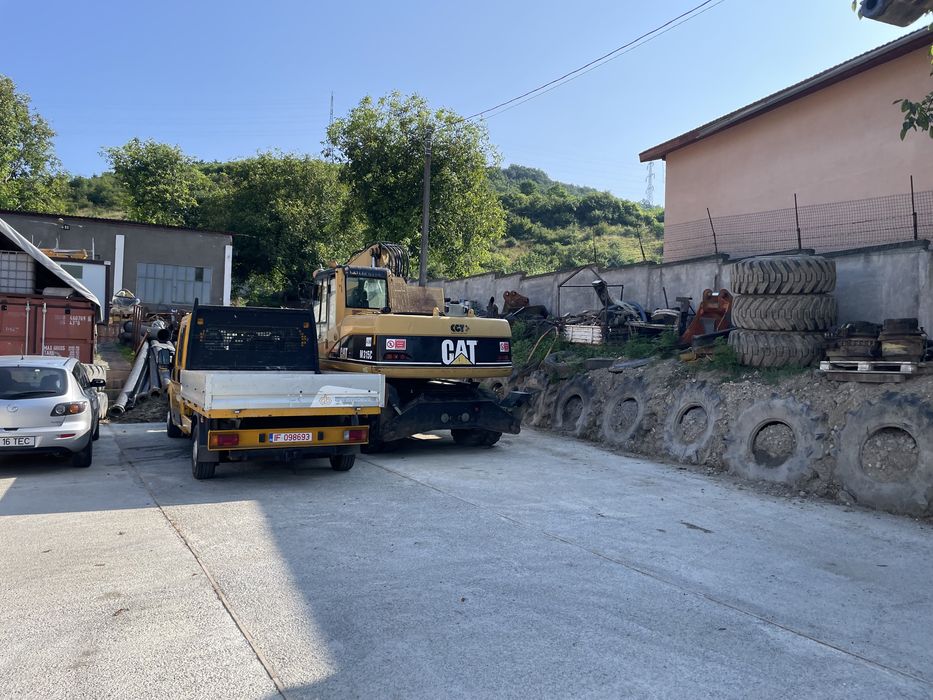 Spațiu industrial compus din platforma depozitare, hale si birouri