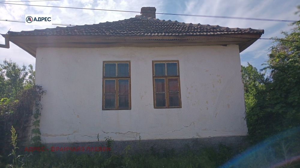 Къща в Ловеч, област-гр.Угърчин площ 61 цена 14900