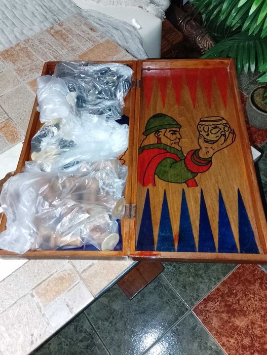 Шах-табла 48/48 с фигури и пулове,,хан Крум"