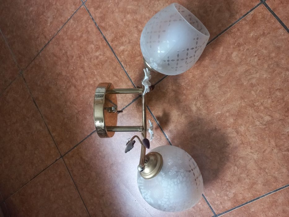 Продам   люстру хорошего