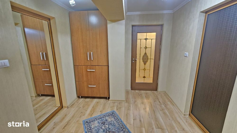 Casă la bloc 193 mp, living 60 mp, grădină, extinderi cu fundație