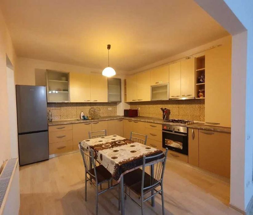 Дава се под наем Тристаен апартамент в Пловдив, Гагарин - 88 кв.м за 255 € - Снимка #3