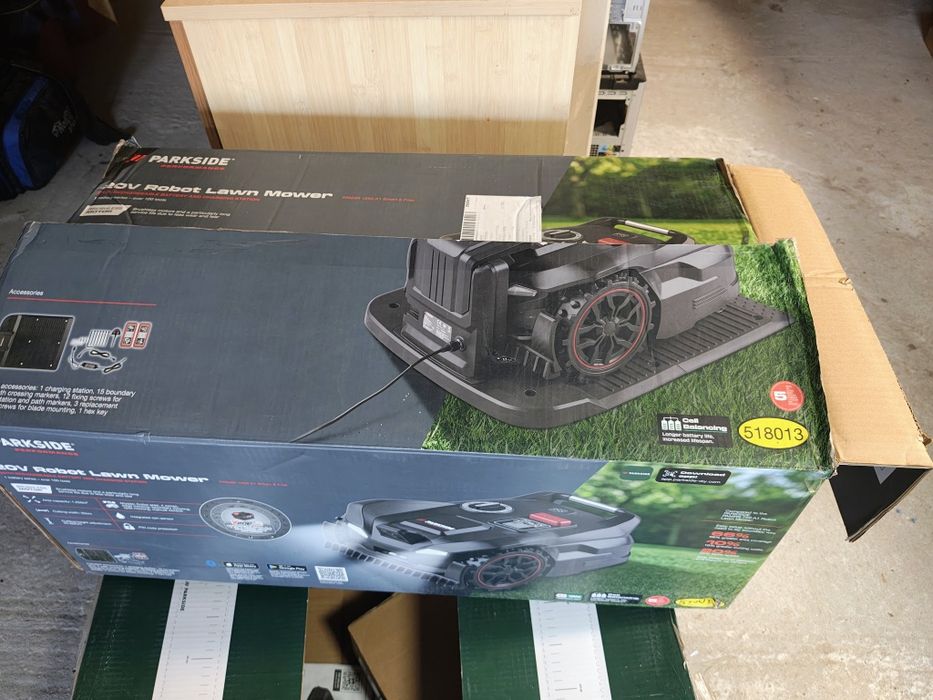 Робот косачка Parkside Performance PPAMR 1250 A1 Smart & Free (без кабел)