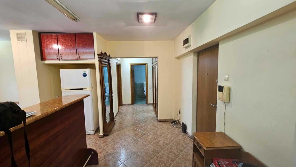 Apartament 3 camere , CENTRAL - ,INDEPENDENTEI  UMF