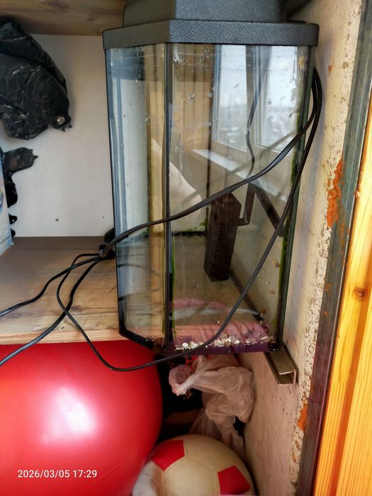 Продам фабричный аквариум.