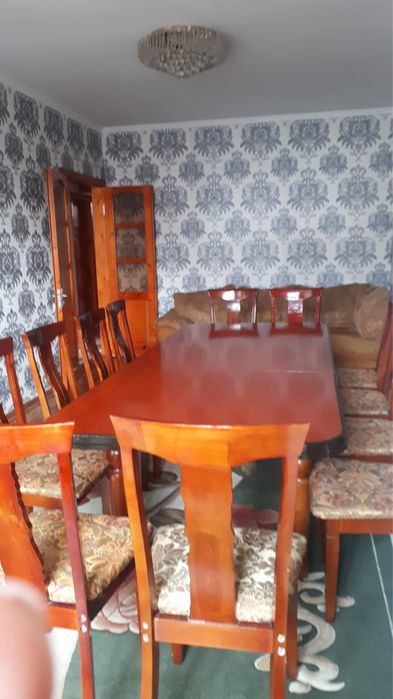 Стол со стульями