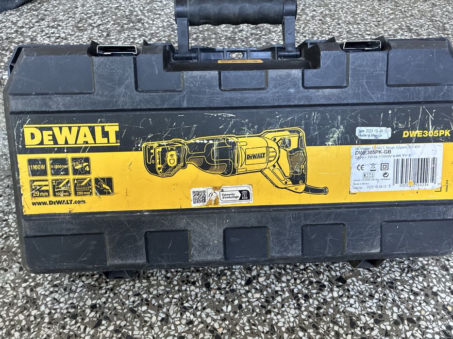 Саблен трион Dewalt DWE 305