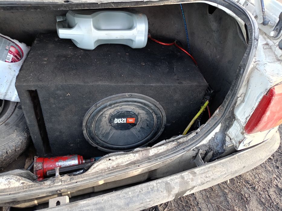 Продам сабвуфер..