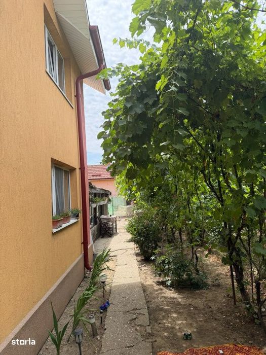 Casa de vanzare, utilata, suprafata 130 mp, P+1 , Teren 250 mp