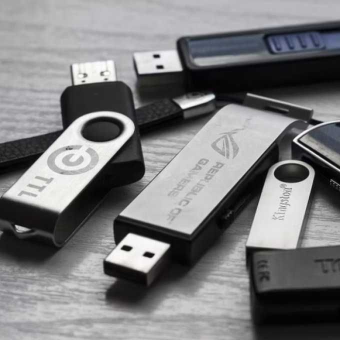 Recuperari date pierdute accidental stick usb